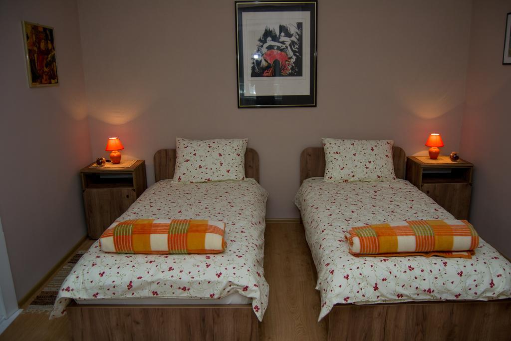 Guest House A'Storia รูมา ภายนอก รูปภาพ